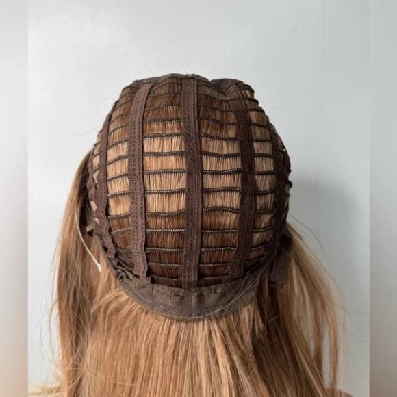 Balayage Medium Blonde Layered Short Wig - Side Bangs - Picture 12 of 14